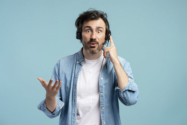 Authentic B2B telemarketer engaging with a prospect over the phone